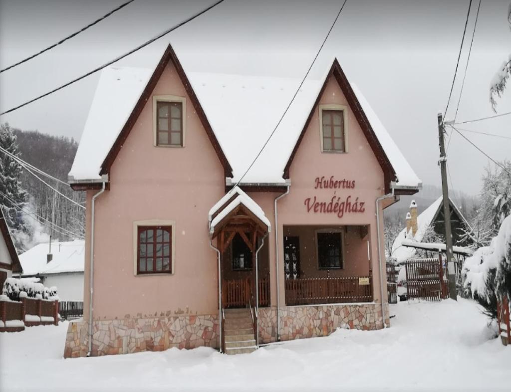 Hubertus Vendeghaz Otel Parád Dış mekan fotoğraf