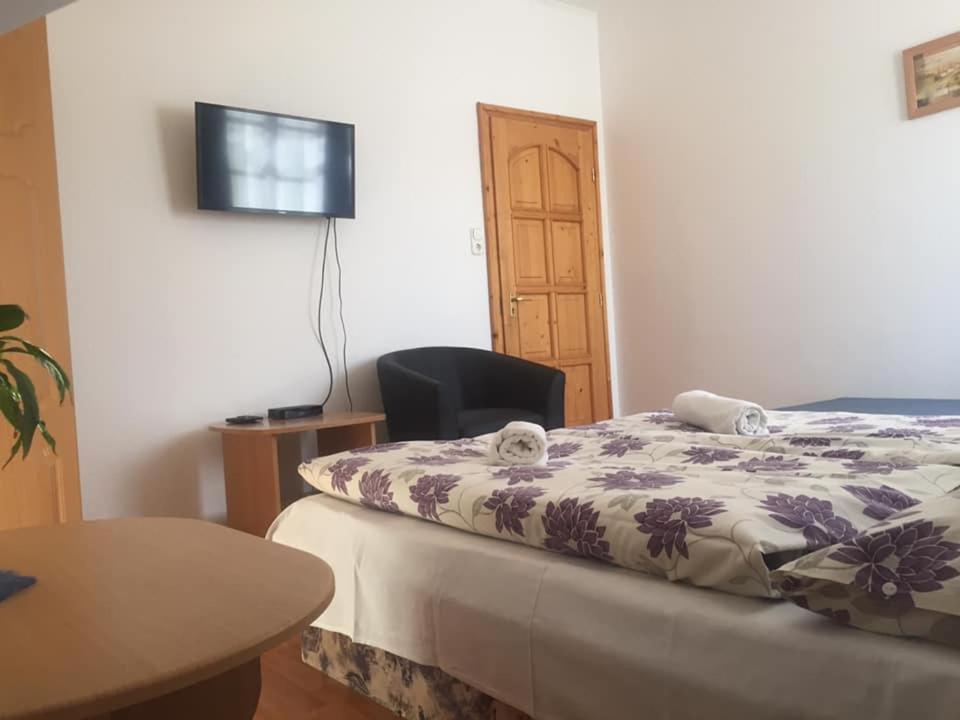 Hubertus Vendeghaz Otel Parád Dış mekan fotoğraf